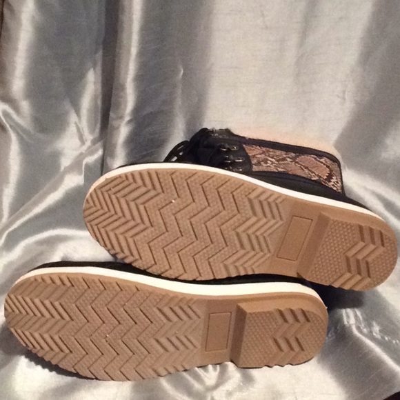 Jazmyne Faux Fur Cuff Winter Boot, Snake pattern - Picture 5 of 5